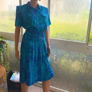 Lovely Leslie Fay Pleated Paisley Dress